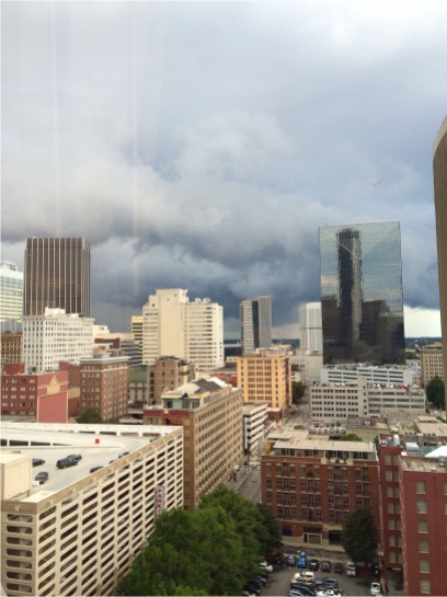 Storm rolls through Atlanta